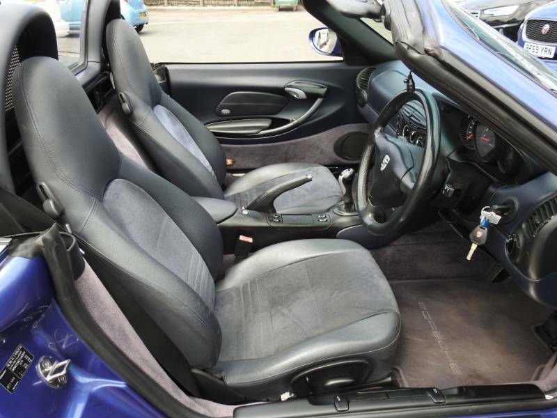 Porsche Boxster 2.5L Spyder Silver #15