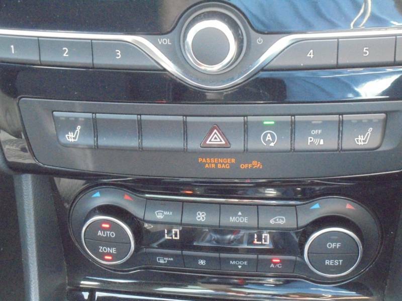 Infiniti Q30 Q30 Premium Tech D Brown #10