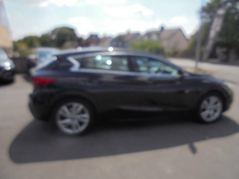 Infiniti Q30 1.5D Premium Dct Black #6
