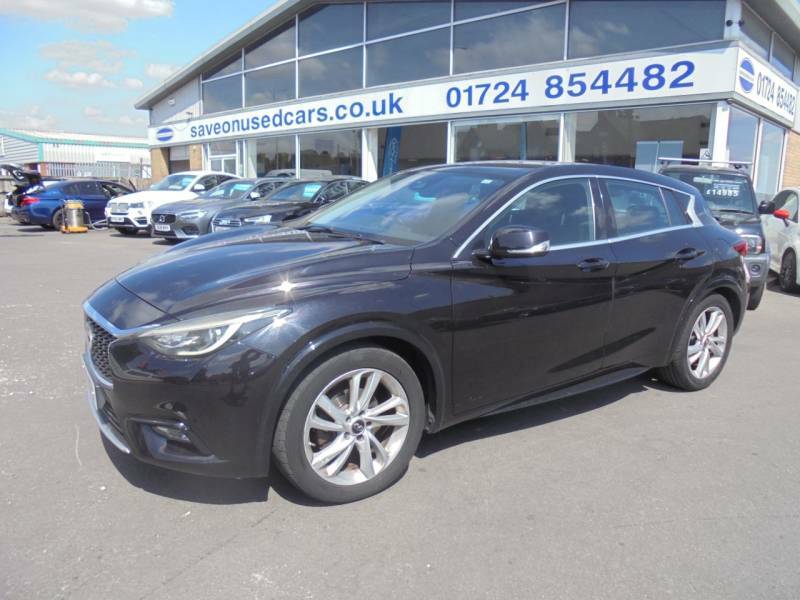 Infiniti Q30 1.5D Premium Dct Black #2