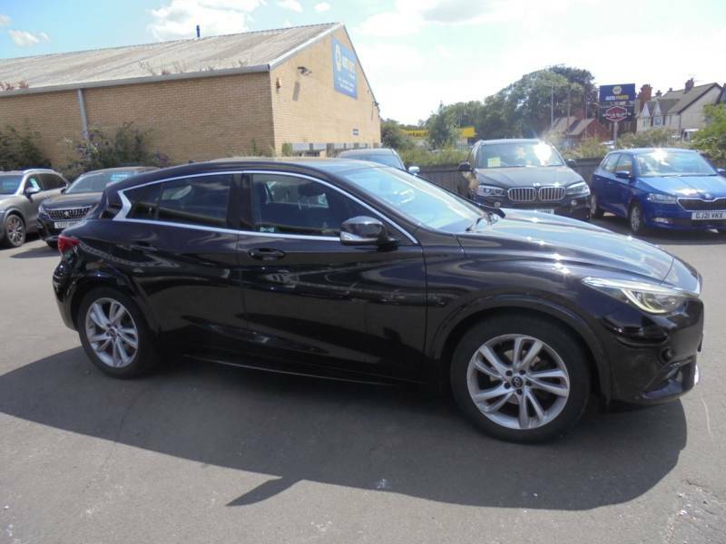 Infiniti Q30 1.5D Premium Dct Black #5