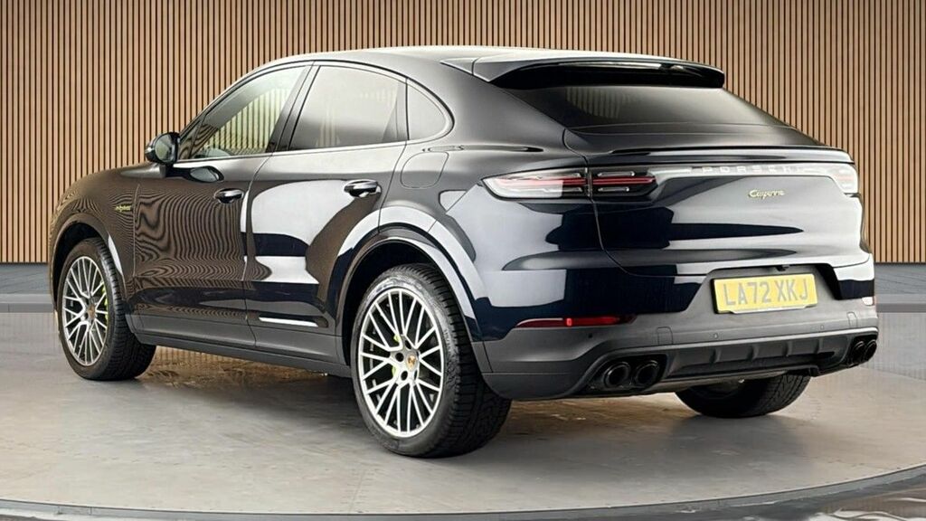 Porsche Cayenne 3.0 V6 E-hybrid 17.9Kwh Platinum Edition Coupe LA72XKJ Black #2