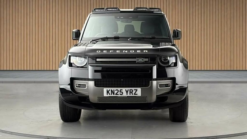 Land Rover Defender 90 3.0 D250 Mhev X-dynamic Hse Suv 4W KN25YRZ Black #3