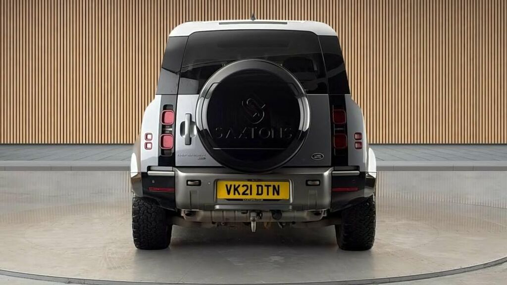 Land Rover Defender 110 2.0 P400e 15.4Kwh X-dynamic Hse Suv Plu Grey #4