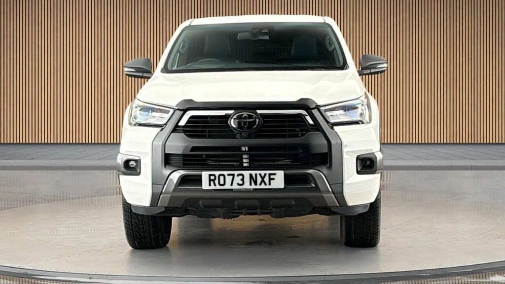 Toyota HILUX 2.8 D-4d Invincible X Pickup Double Cab RO73NXF White #3