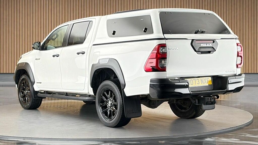 Toyota HILUX 2.8 D-4d Invincible X Pickup Double Cab RO73NXF White #2