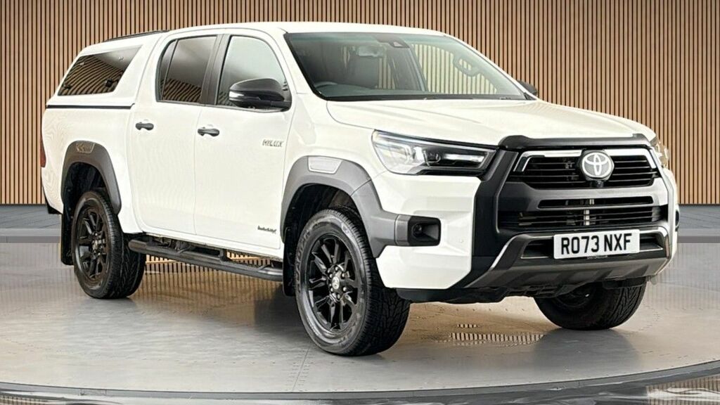 Toyota HILUX 2.8 D-4d Invincible X Pickup Double Cab White