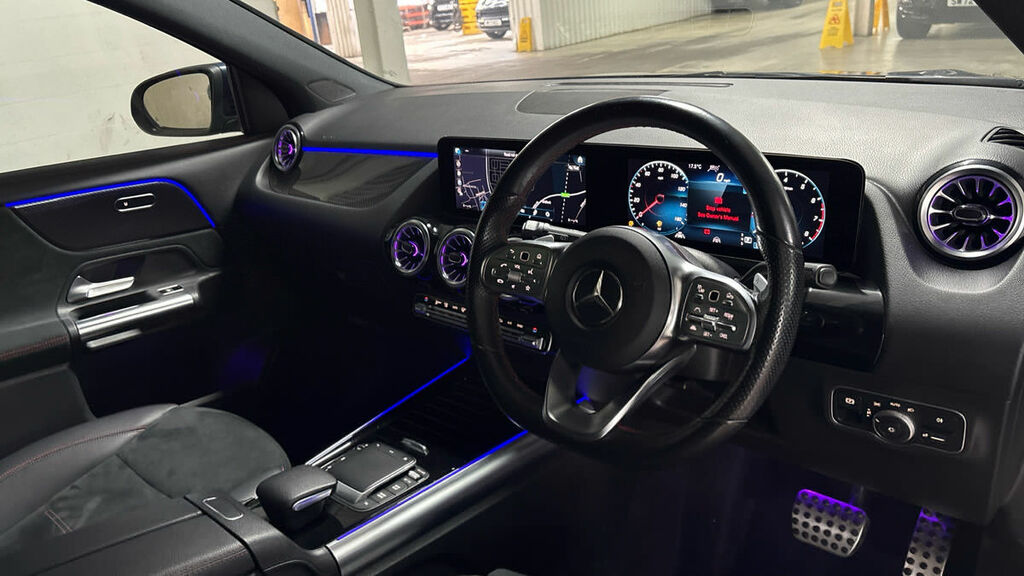 Mercedes-Benz GLA Class 1.3 Gla180 Amg Line Premium Plus Suv HG71OKA Blue #5