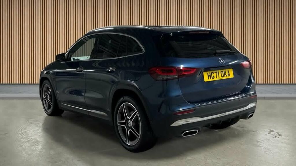 Mercedes-Benz GLA Class 1.3 Gla180 Amg Line Premium Plus Suv HG71OKA Blue #2