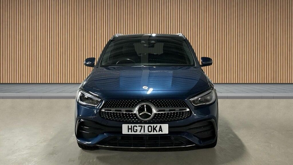 Mercedes-Benz GLA Class 1.3 Gla180 Amg Line Premium Plus Suv HG71OKA Blue #3