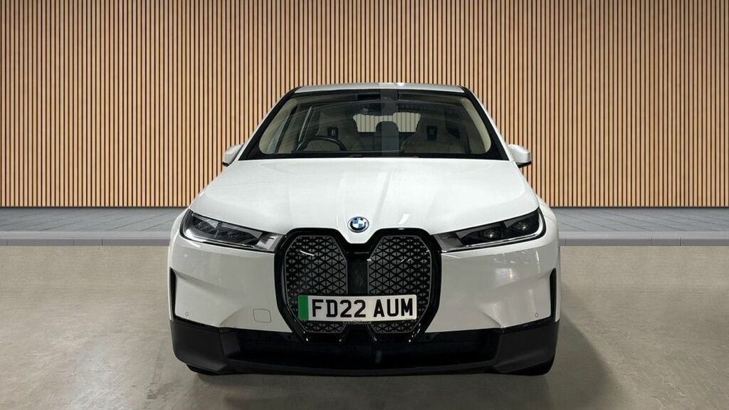 BMW iX 40 76.6Kwh Sport Suv Xdrive 326 FD22AUM White #3