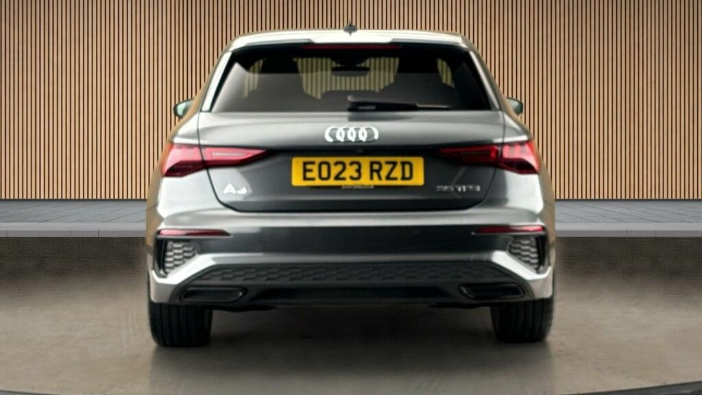 Audi A3 1.5 Tfsi 35 Edition 1 Sportback S Troni EO23RZD Grey #4