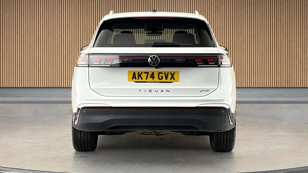 Volkswagen Tiguan 1.5 Etsi Mhev Elegance Launch Edition Suv Petr AK74GVX White #4