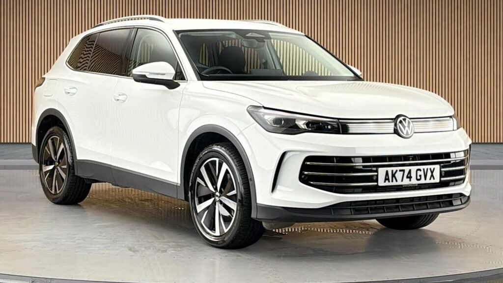 Volkswagen Tiguan 1.5 Etsi Mhev Elegance Launch Edition Suv Petr White