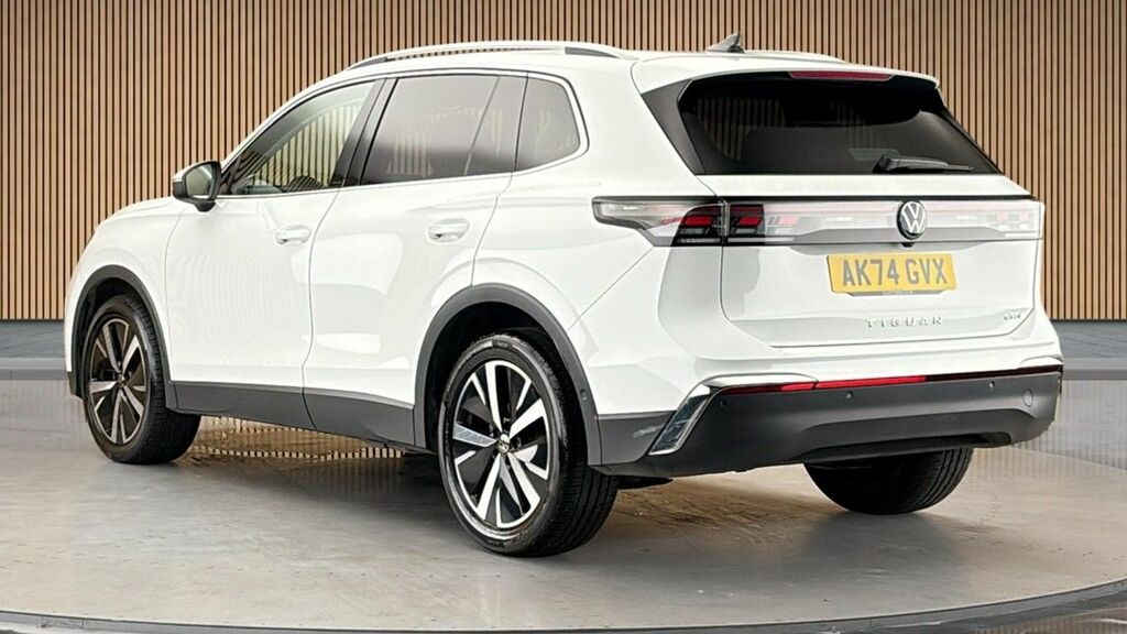 Volkswagen Tiguan 1.5 Etsi Mhev Elegance Launch Edition Suv Petr AK74GVX White #2