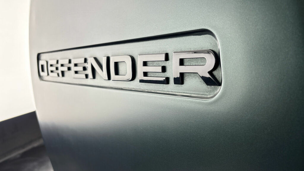 Land Rover Defender 110 2.0 D240 Hse 110 White #29