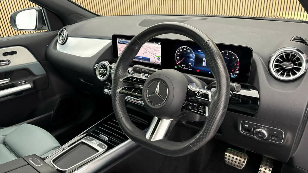 Mercedes-Benz GLA Class 2.0 Gla220d Amg Line Premium Plus Suv Black #5