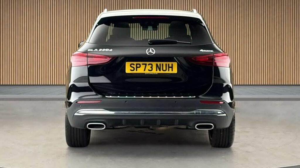 Mercedes-Benz GLA Class 2.0 Gla220d Amg Line Premium Plus Suv Black #4