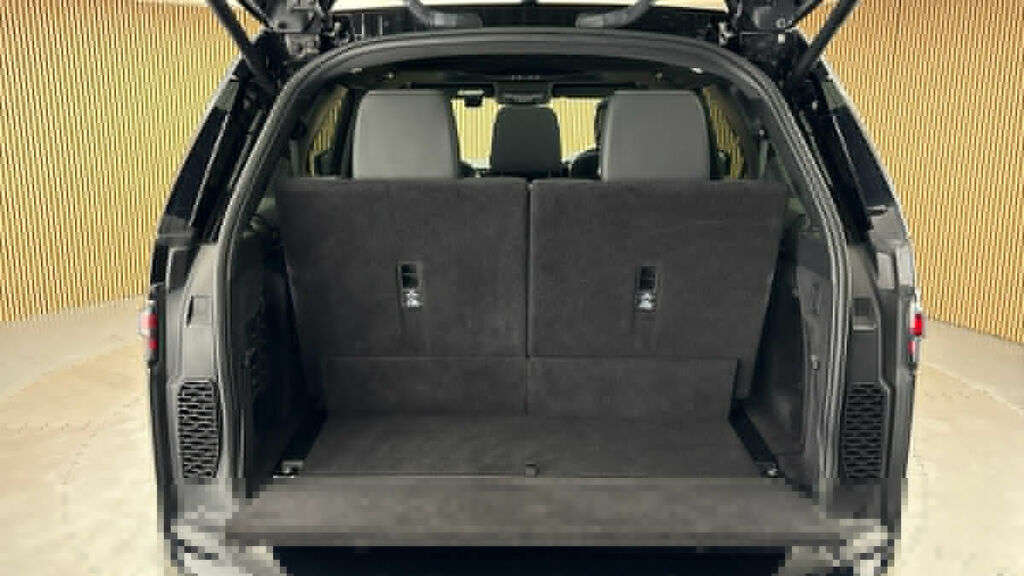 Land Rover Discovery 2022 1.5 P300e 12.2Kwh Urban Edition Suv Petro Black #11