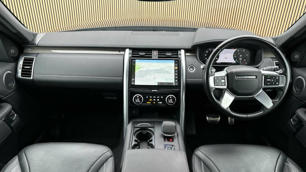 Land Rover Discovery 2022 1.5 P300e 12.2Kwh Urban Edition Suv Petro Black #12