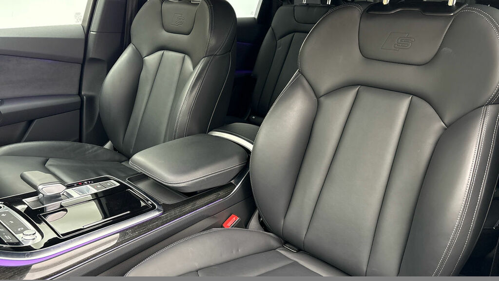 Audi Q7 Black Edition Black #7