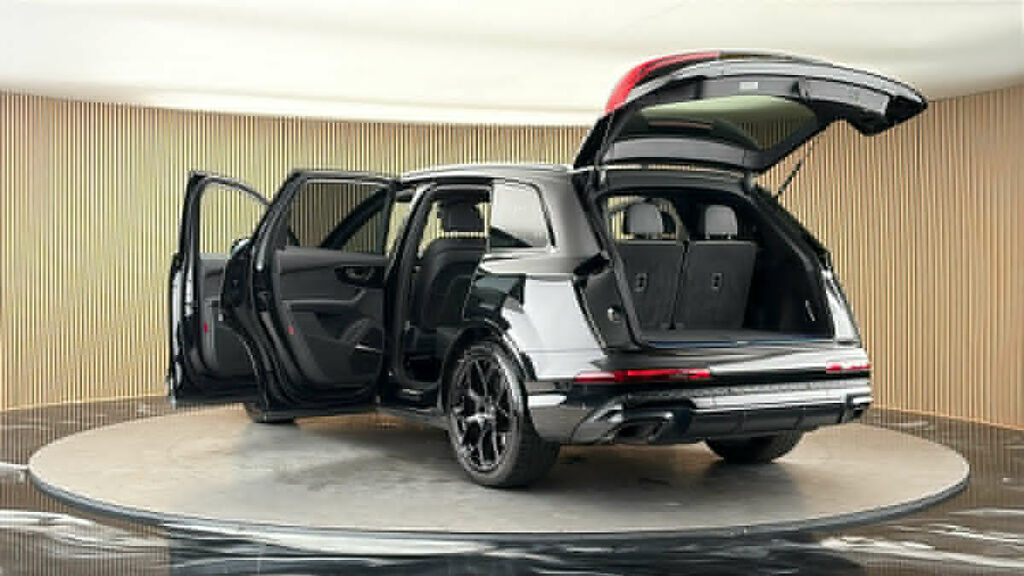 Audi Q7 Black Edition Black #19