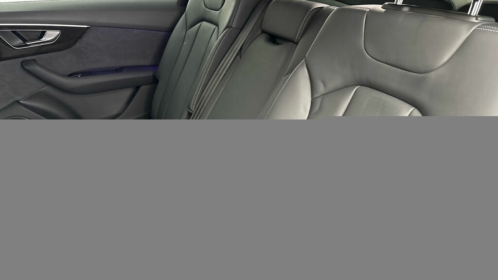 Audi Q7 Black Edition Black #8