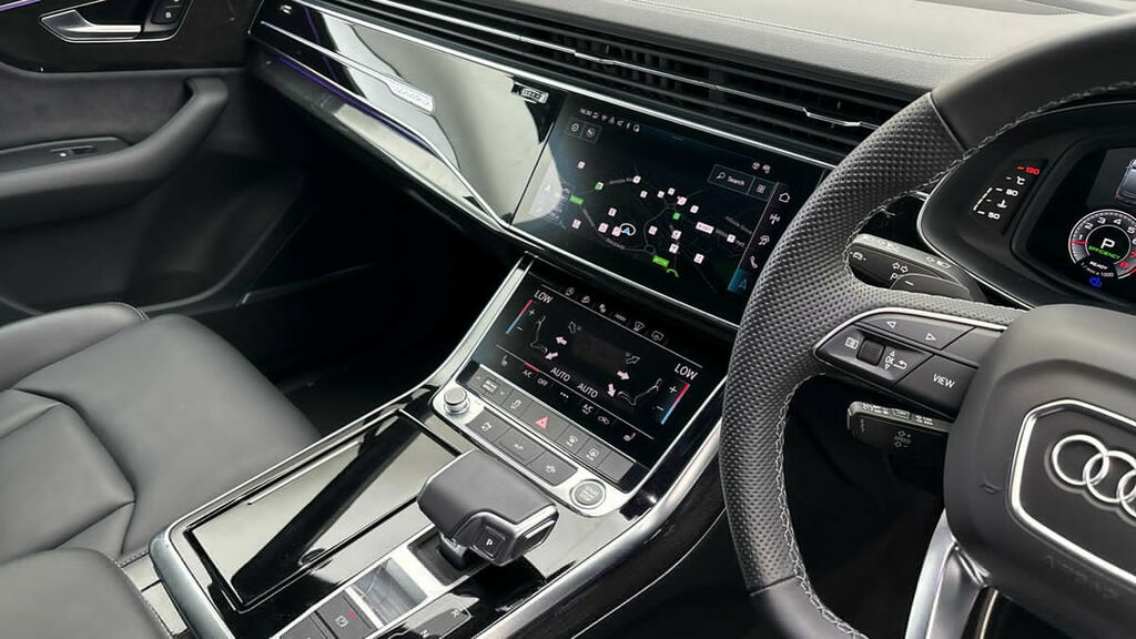 Audi Q7 Black Edition Black #15