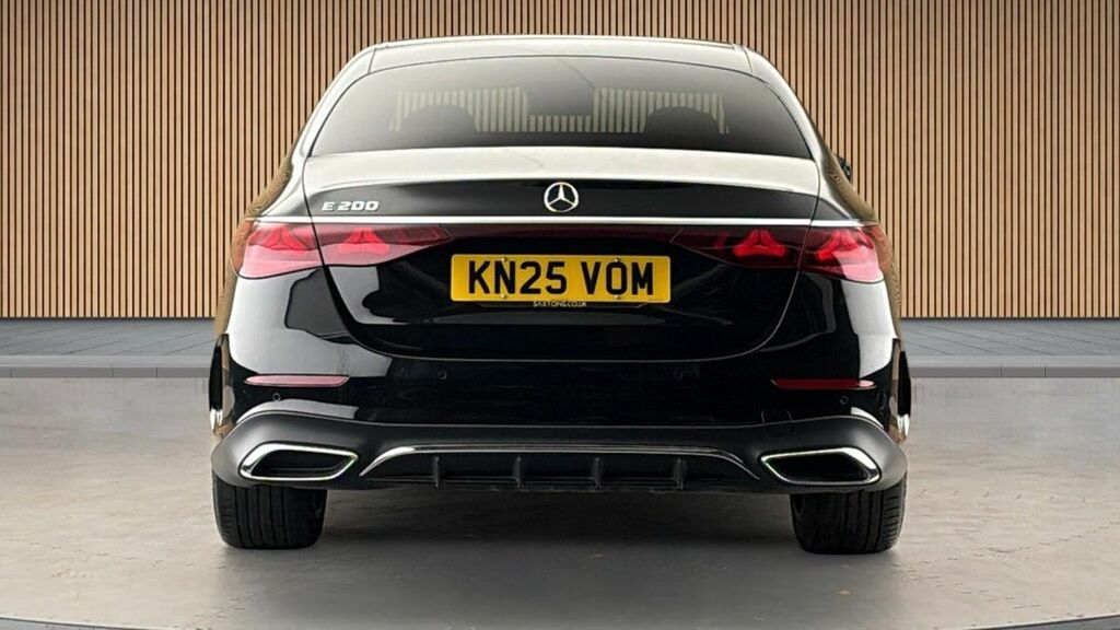 Mercedes-Benz E Class E 220 D Amg Line Advanced White #4