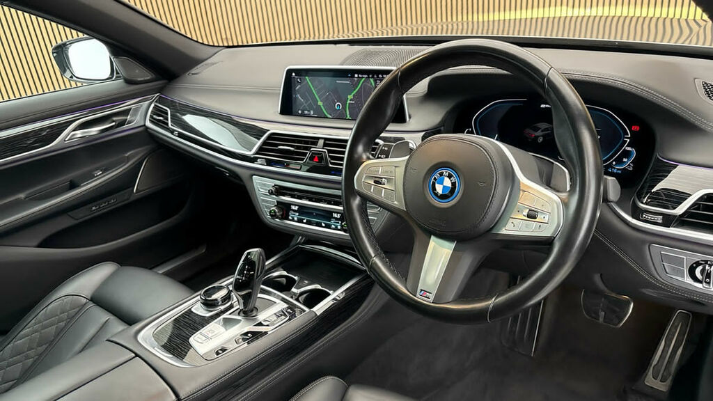 BMW 7 Series 3.0 745Le 12Kwh M Sport Saloon Plug-in #5