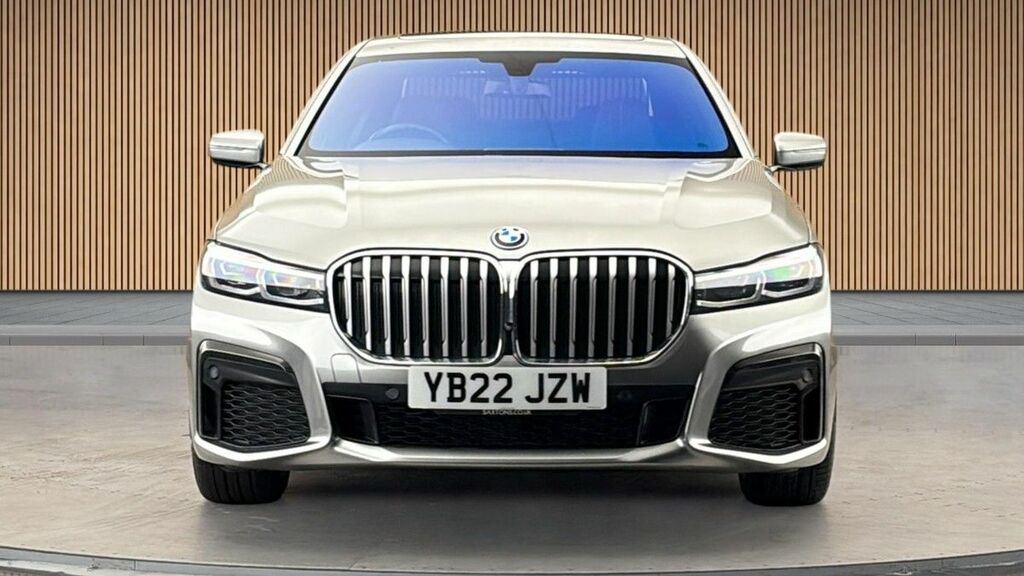 BMW 7 Series 3.0 745Le 12Kwh M Sport Saloon Plug-in #3