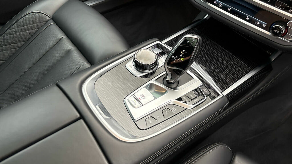 BMW 7 Series Black #15