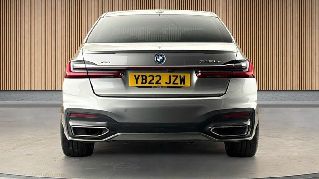 BMW 7 Series 3.0 745Le 12Kwh M Sport Saloon Plug-in YB22JZW #4