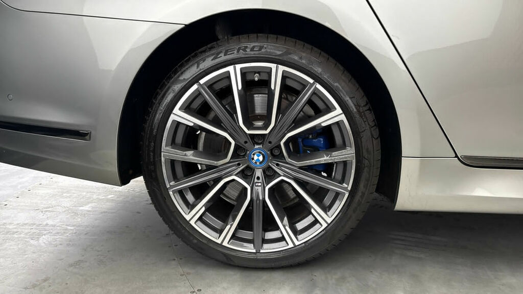 BMW 7 Series Black #9