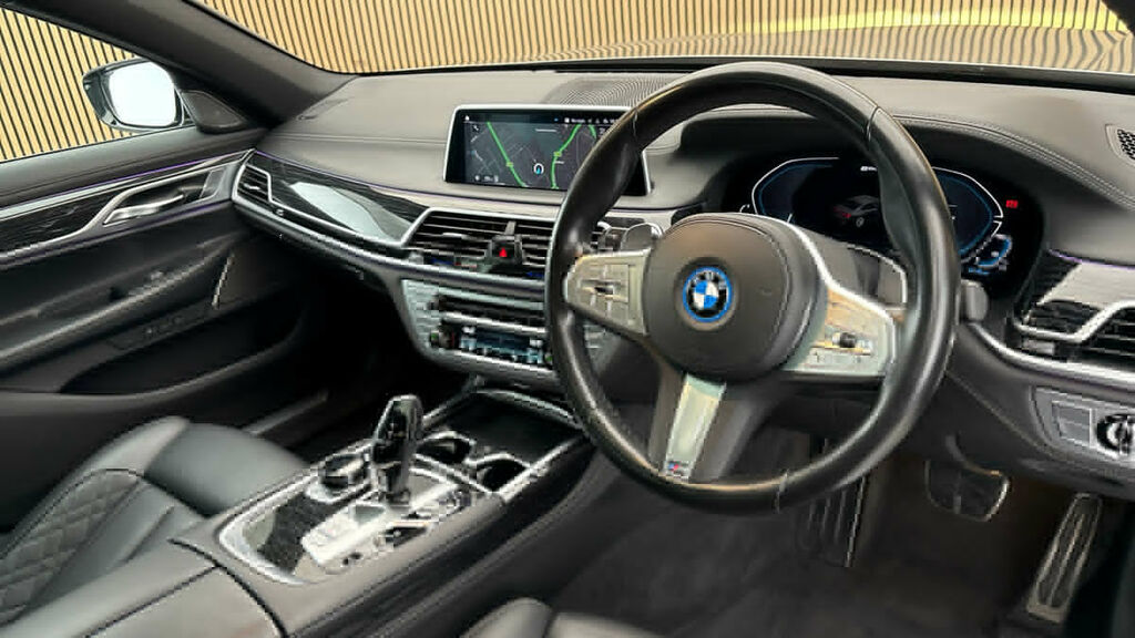 BMW 7 Series 3.0 745Le 12Kwh M Sport Saloon Plug-in YB22JZW #5