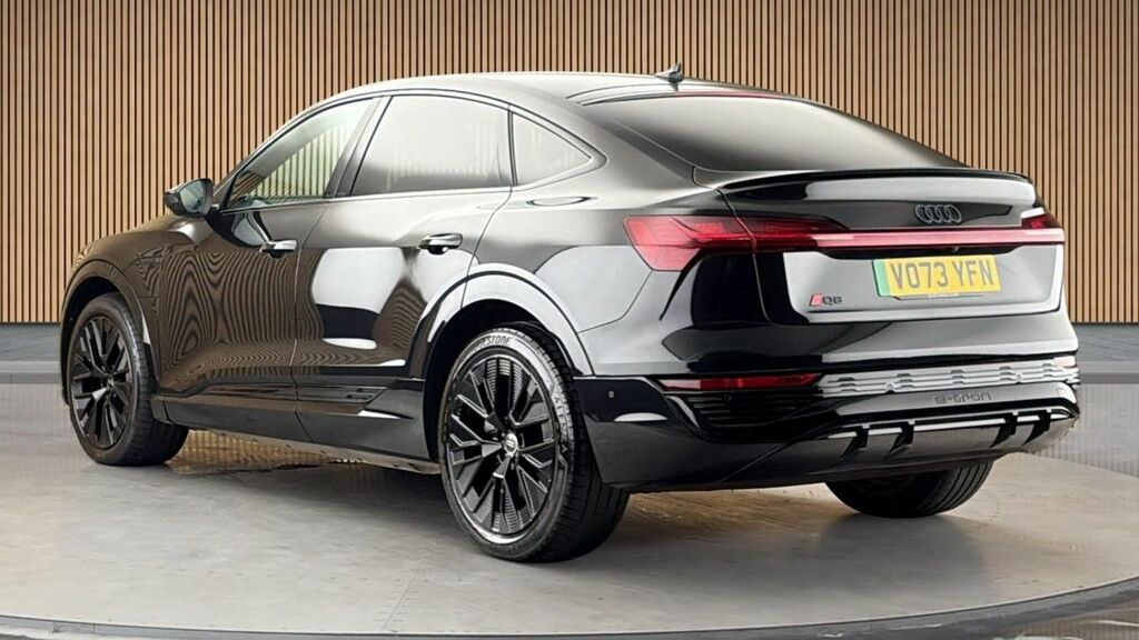 Audi Q8 e tron 55 Black Edition Sportback Quatt Black #2