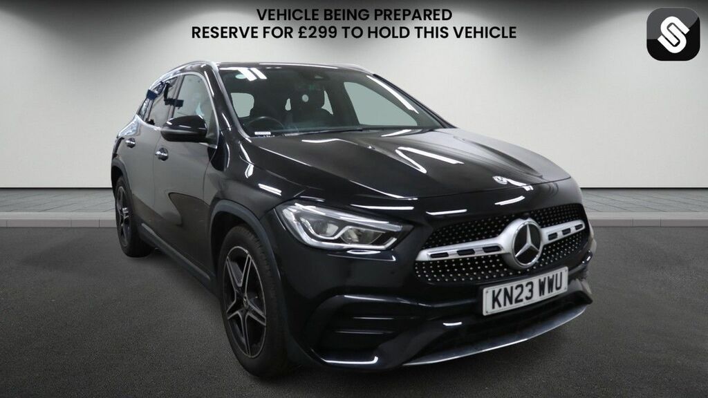 Mercedes-Benz GLA Class 200 Amg Line Executiv Black #1