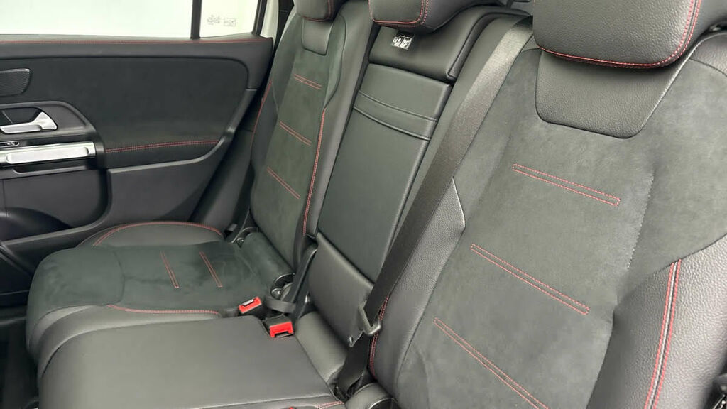 Mercedes-Benz GLB Class Glb 220 D 4 Matic Rhd Black #8