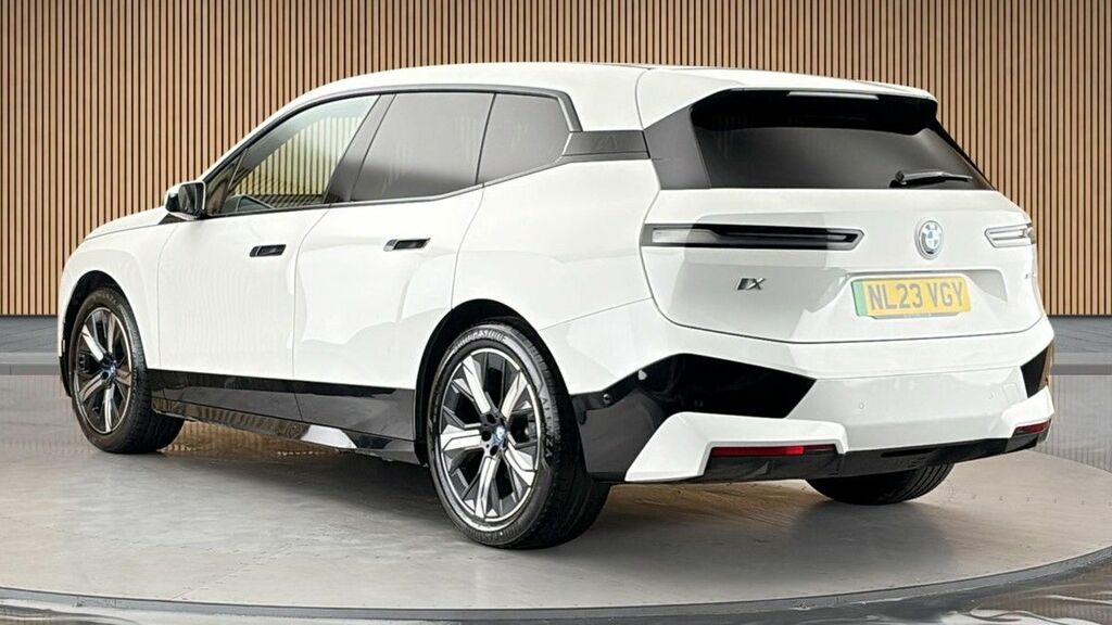 BMW iX 40 76.6Kwh M Sport Edition Suv X White #2