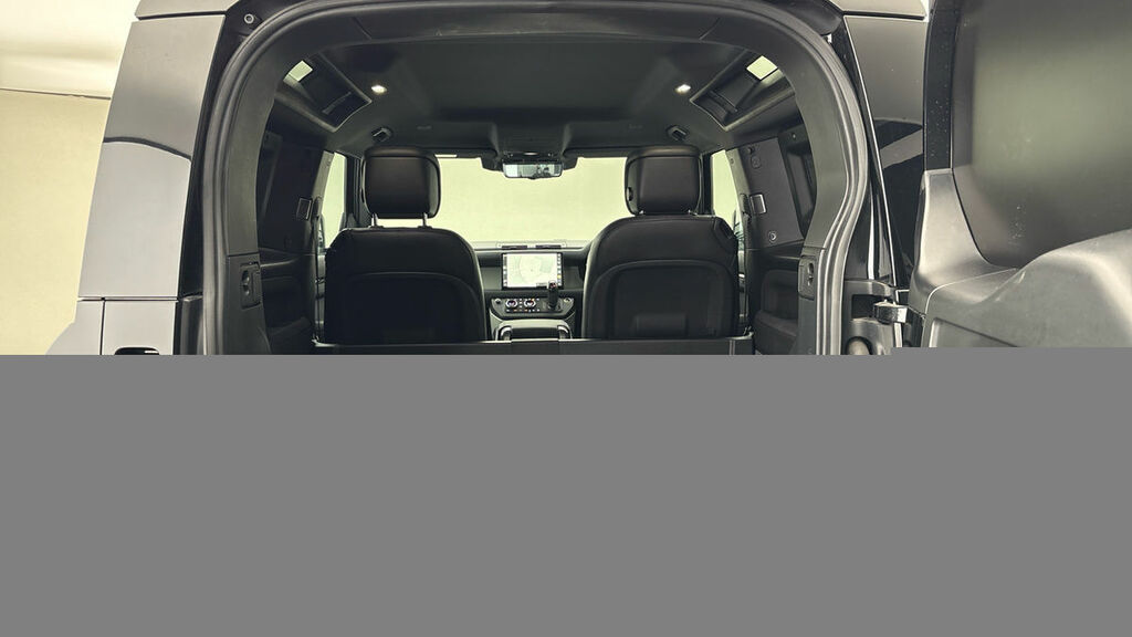 Land Rover Defender 90 X-dynamic Hse Black #11