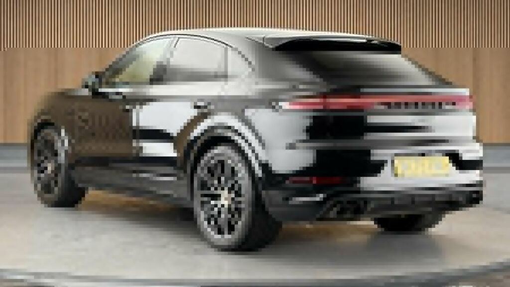 Porsche Cayenne 3.0 V6 E-hybrid 25.9Kwh Black Edition Coupe Pe #2