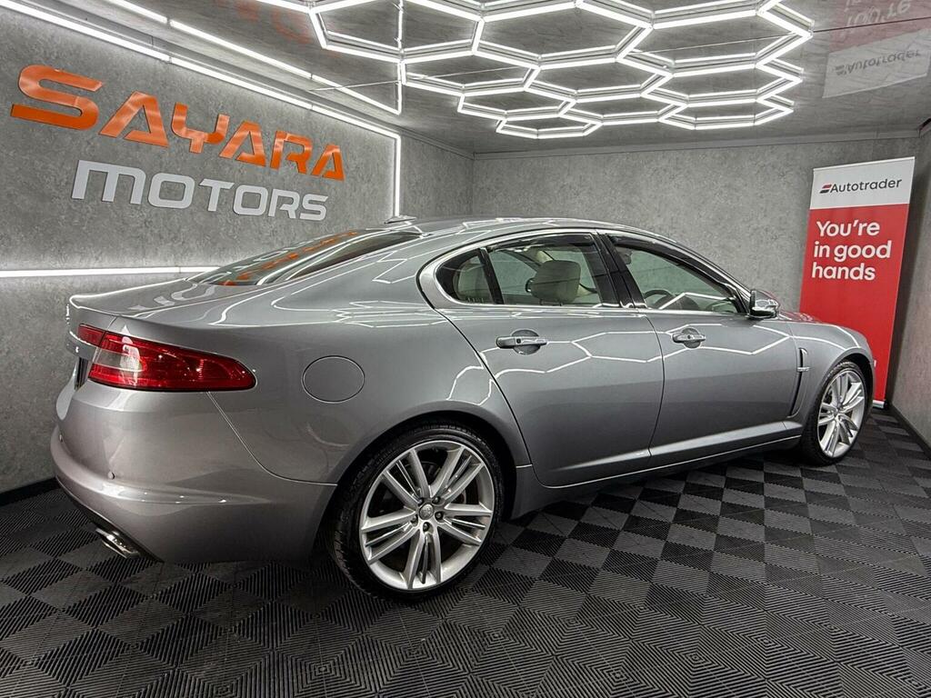 Jaguar XF 3.0D V6 Premium Luxury Saloon Euro Silver #15