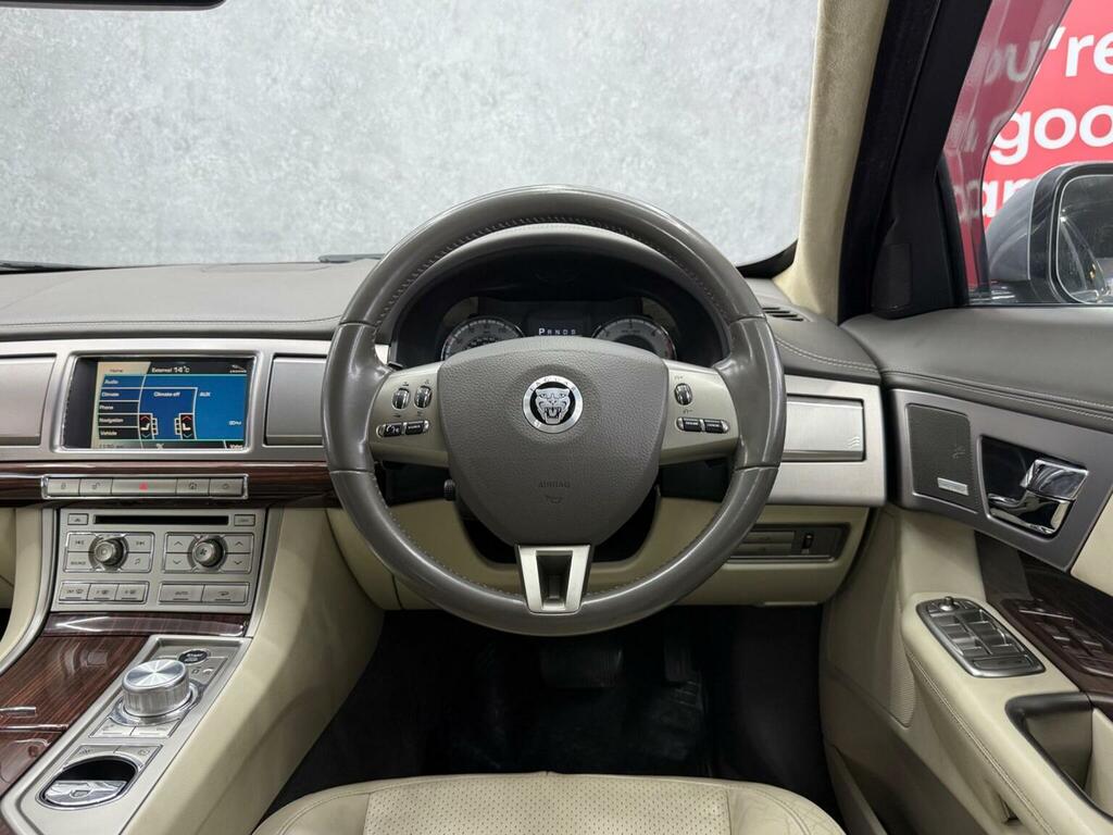 Jaguar XF 3.0D V6 Premium Luxury Saloon Euro Silver #36