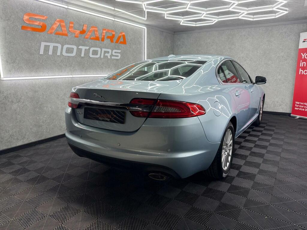 Jaguar XF Portfolio Gold #8