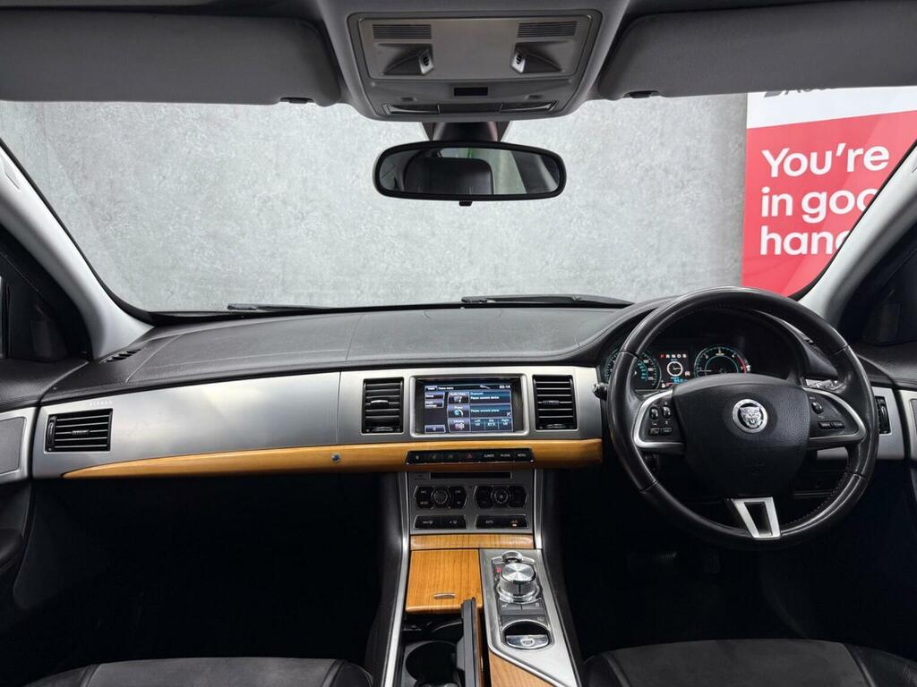 Jaguar XF Portfolio Gold #26