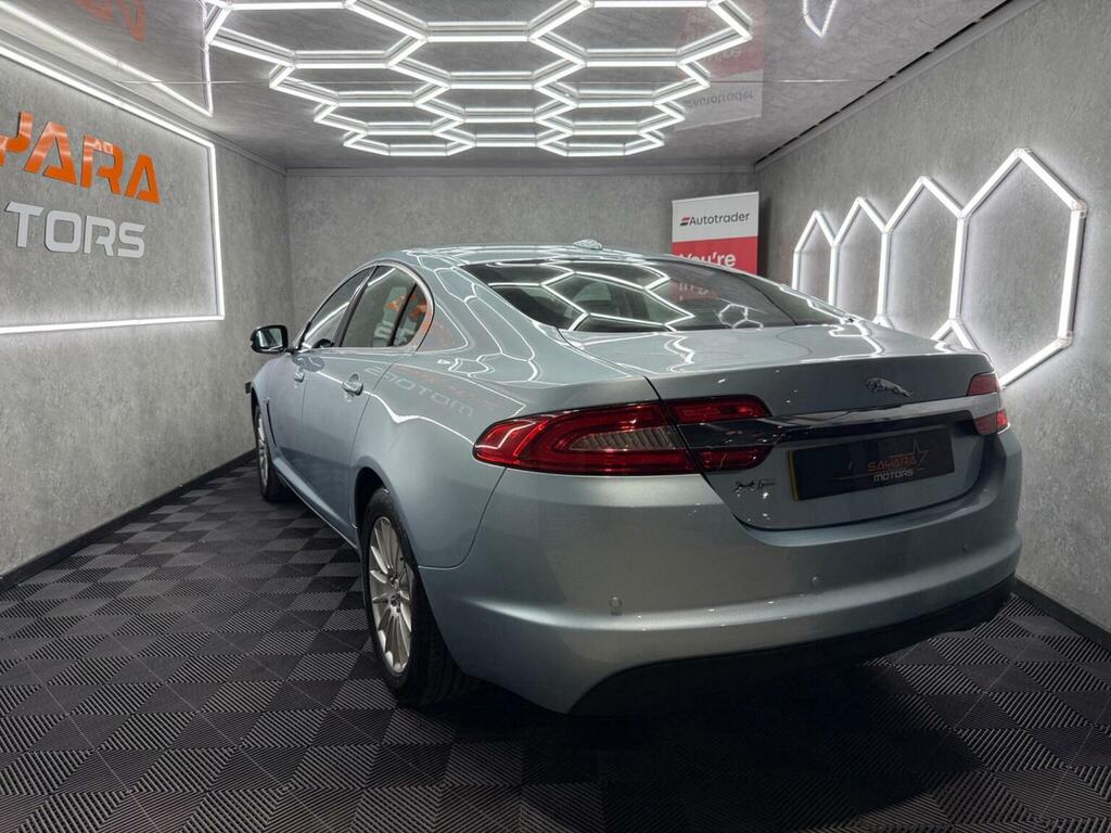 Jaguar XF Portfolio Gold #10