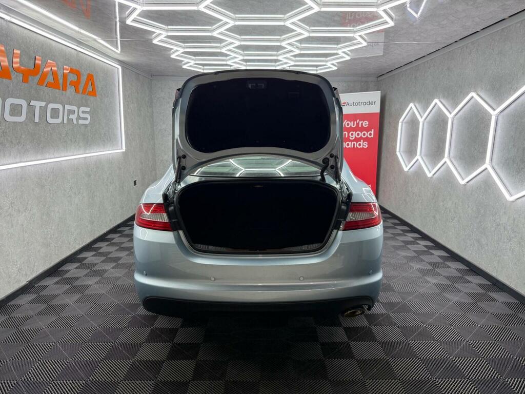 Jaguar XF Portfolio Gold #12