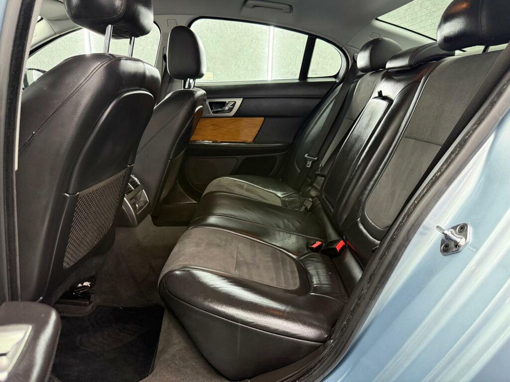 Jaguar XF Portfolio Gold #23