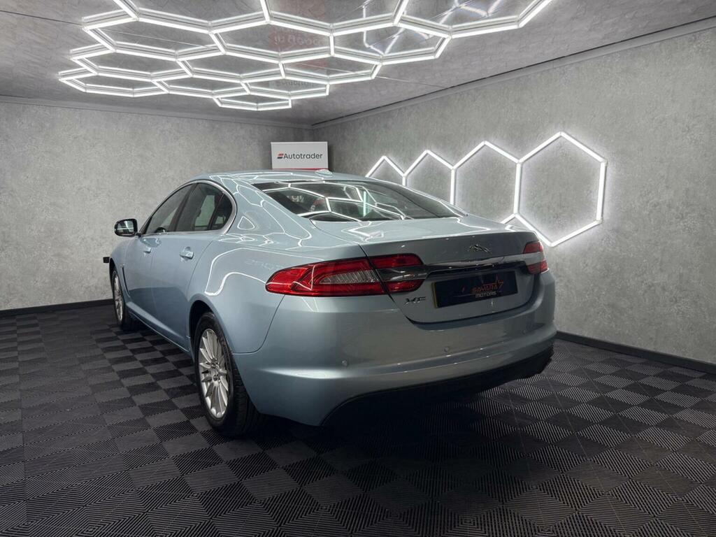 Jaguar XF Portfolio Gold #9