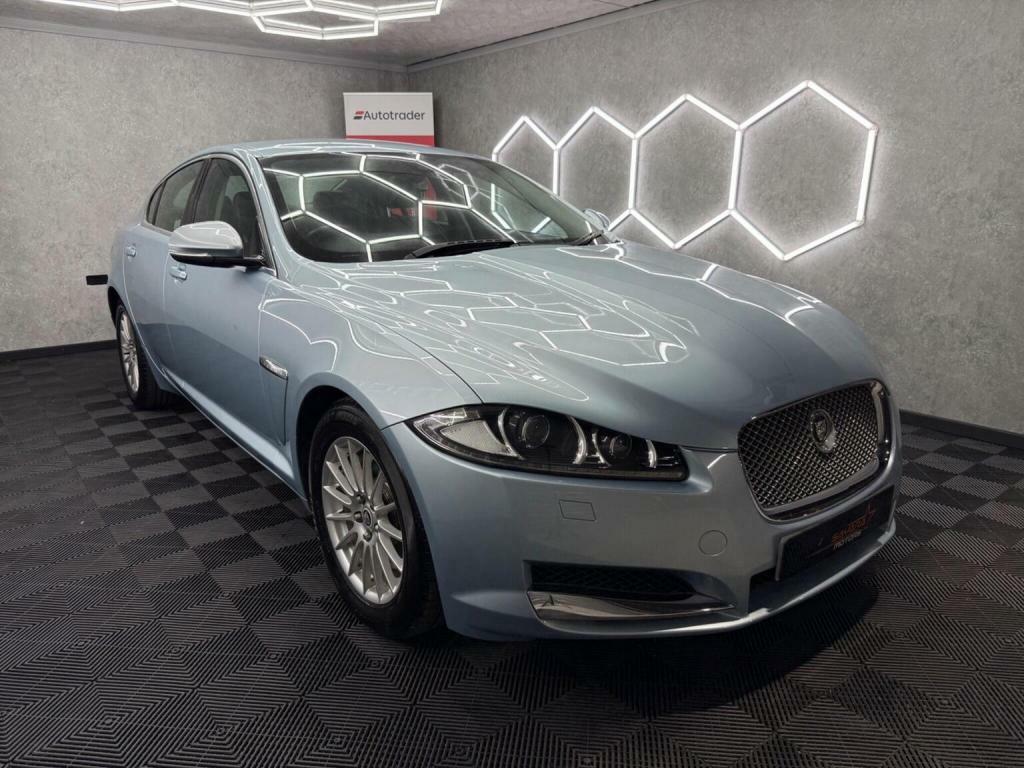 Jaguar XF Portfolio Gold #28